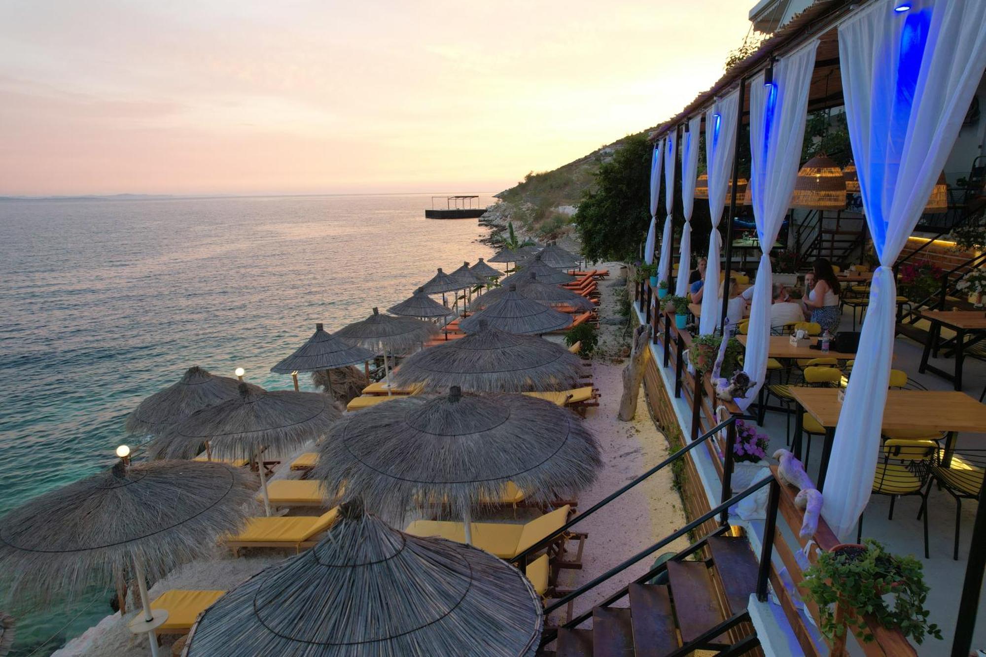 Nili Deluxe Hotel Sarande Exterior photo