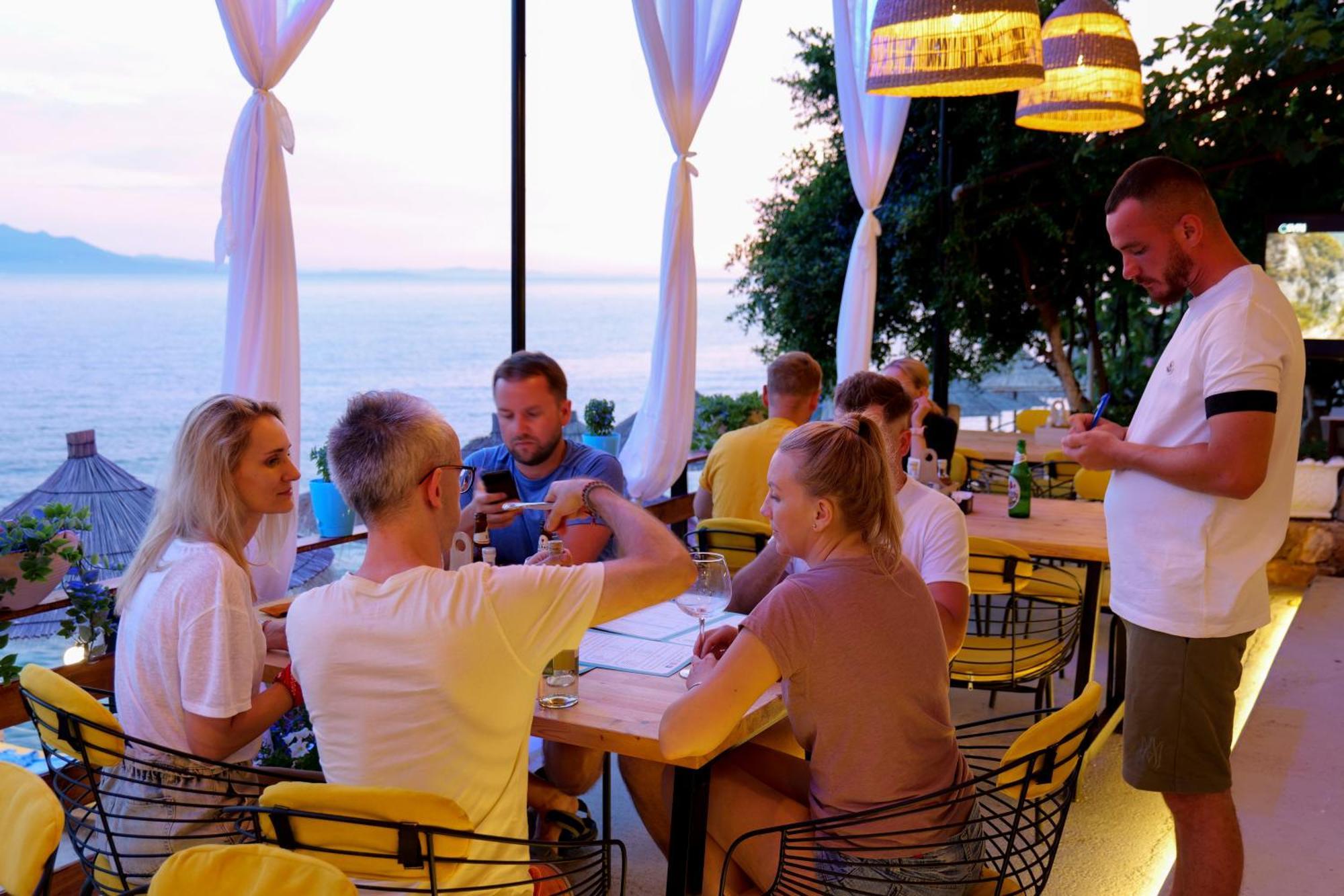 Nili Deluxe Hotel Sarande Exterior photo