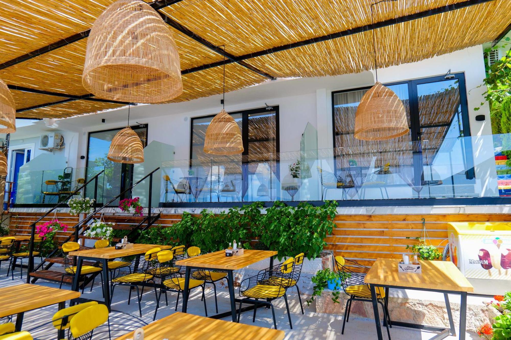 Nili Deluxe Hotel Sarande Exterior photo